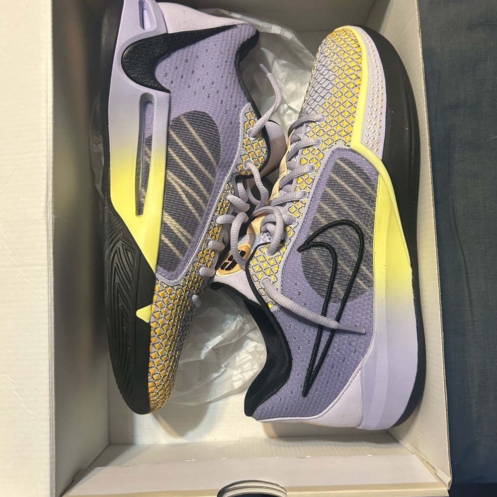 Nike Sabrina 1